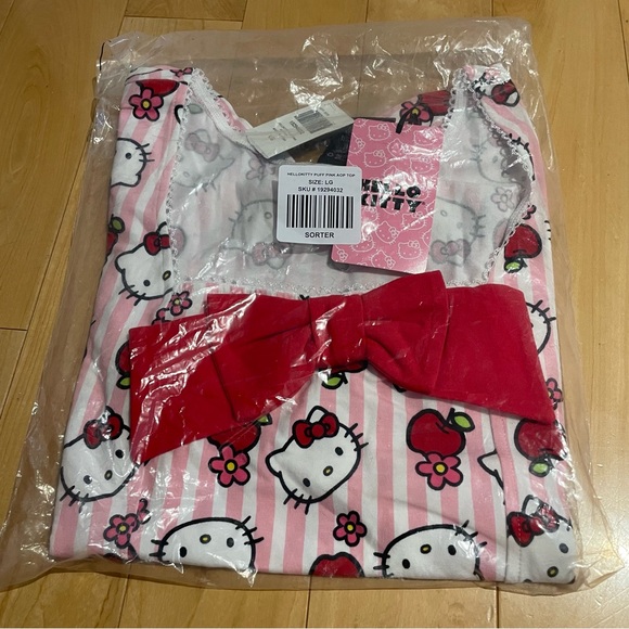 NWT hello kitty apple pink puff skimmer top - Picture 6 of 8